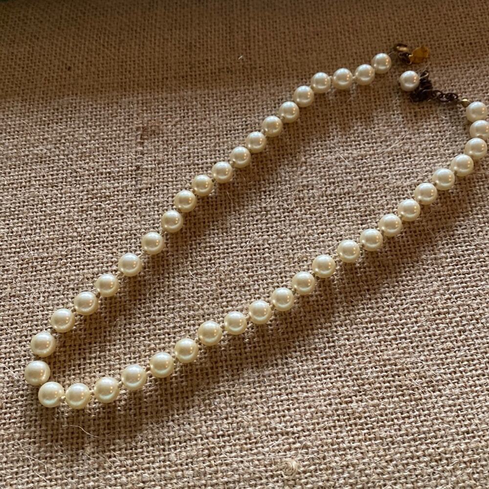 Nolan Miller vintage pearl necklace